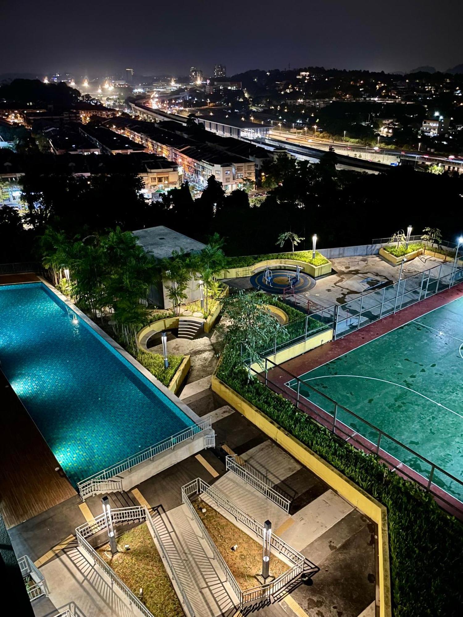 Cosmo Maison Damansara Damai Kültér fotó